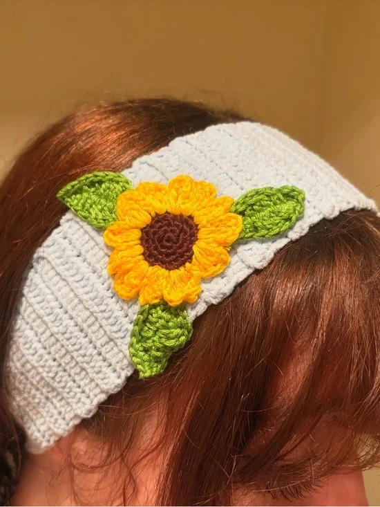 Handmade Blue Crochet Headband with Sunflower - Customizable - Picture 4 of 4